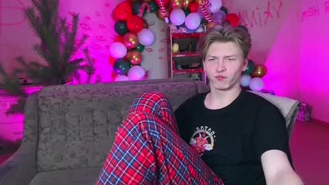 Snapshot of themikesever chatting on December 2024 09:19:01 PM Sever online show from December 2024 09:19:01 PM