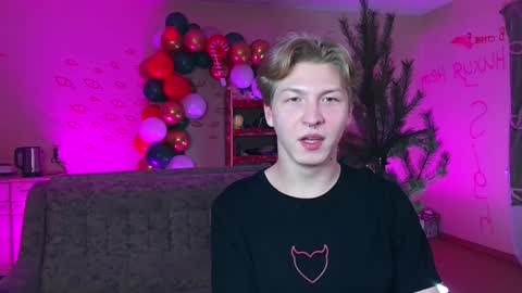 Snapshot of themikesever chatting on January 2025 07:55:01 PM Sever online show from January 2025 07:55:01 PM