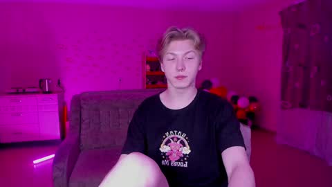 Snapshot of themikesever chatting on January 2025 09:22:01 PM Sever online show from January 2025 09:22:01 PM