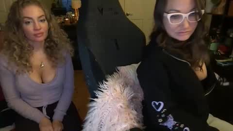 Snapshot of themrsnelson chatting on December 2024 10:12:01 PM Cach Nelson online show from December 2024 10:12:01 PM