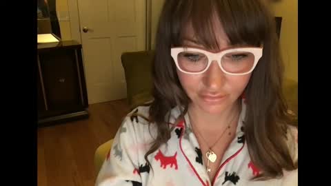 Snapshot of themrsnelson chatting on October 2025 08:07:01 AM Cach Nelson online show from October 2025 08:07:01 AM