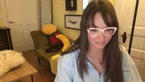 Snapshot of themrsnelson chatting on March 2026 01:58:01 PM Cach Nelson online show from March 2026 01:58:01 PM