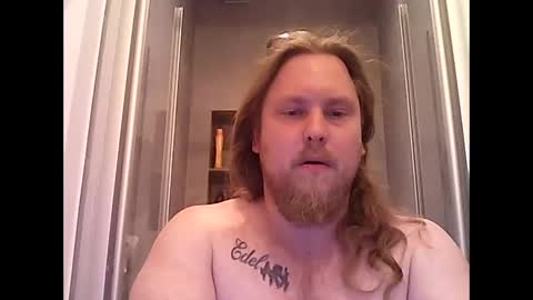 thenewdude1992 online show from October 2025 06:31:01 PM