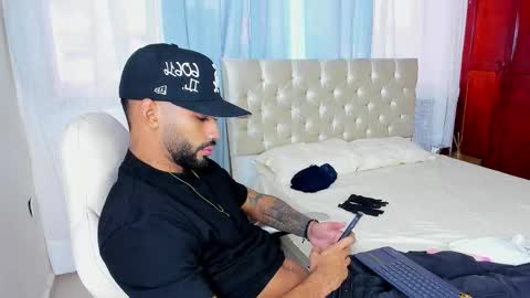 Theo Sky online show from September 2025 07:48:01 PM