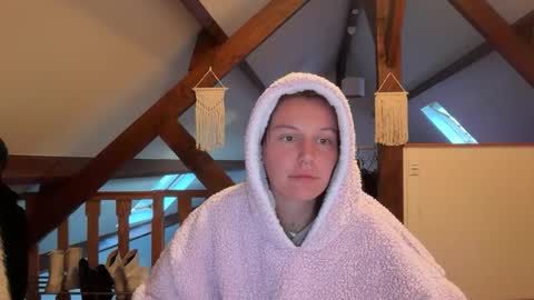 theofficialqueen online show from April 2026 06:13:02 PM