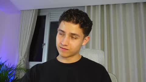 Snapshot of theohawke_ chatting on March 2025 11:49:02 PM THEO- MATEO online show from March 2025 11:49:02 PM