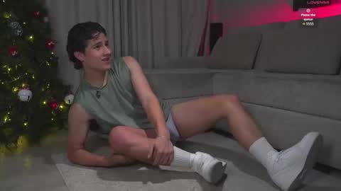 Snapshot of theohawke_ chatting on December 2025 11:12:01 PM THEO- MATEO online show from December 2025 11:12:01 PM