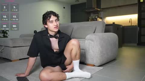 Snapshot of theohawke_ chatting on February 2026 11:08:01 PM THEO- MATEO online show from February 2026 11:08:01 PM