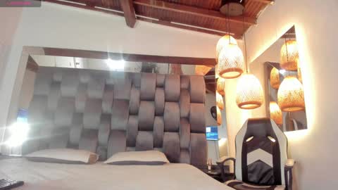 Snapshot of thepam_boobs chatting on February 2025 06:15:02 PM Pamela online show from February 2025 06:15:02 PM