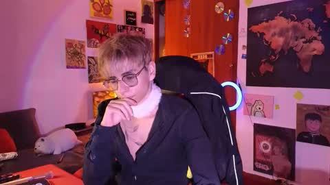 Matt independent model  online show from May 2026 08:58:01 PM