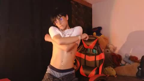 Matt independent model  online show from May 2026 09:34:02 PM