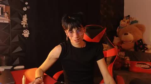 Matt independent model  online show from May 2026 08:28:02 PM