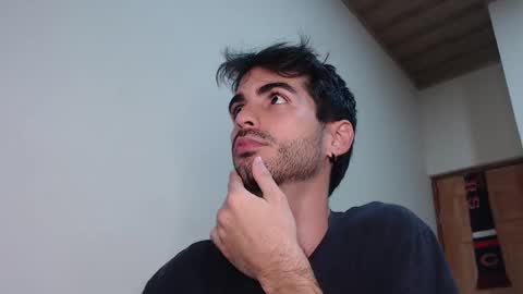 Santiago Enrique online show from February 2026 03:46:02 AM