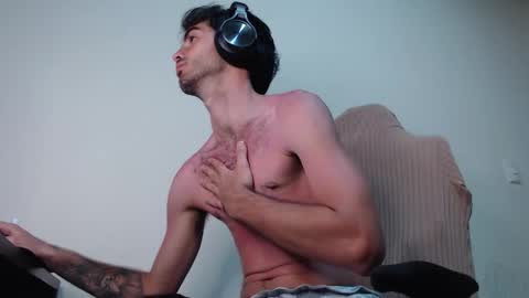 Santiago Enrique online show from February 2026 05:05:02 AM