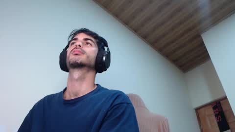 Snapshot of therazhanen chatting on April 2026 06:16:01 AM Santiago Enrique online show from April 2026 06:16:01 AM
