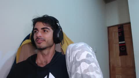 Snapshot of therazhanen chatting on April 2026 03:52:01 AM Santiago Enrique online show from April 2026 03:52:01 AM