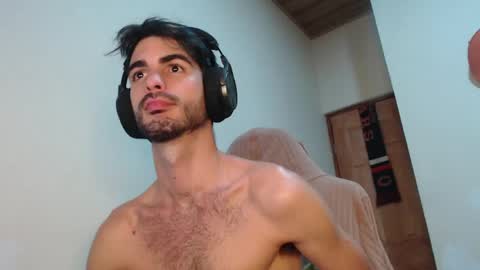 Snapshot of therazhanen chatting on May 2026 06:31:02 AM Santiago Enrique online show from May 2026 06:31:02 AM