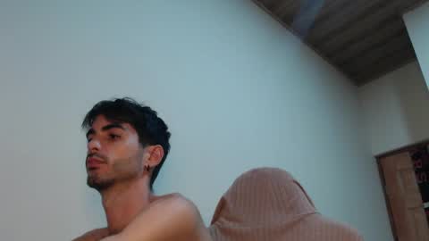 Snapshot of therazhanen chatting on May 2026 06:30:01 AM Santiago Enrique online show from May 2026 06:30:01 AM