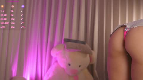 Snapshot of therealpeach_ chatting on March 2026 10:32:01 PM online show from March 2026 10:32:01 PM