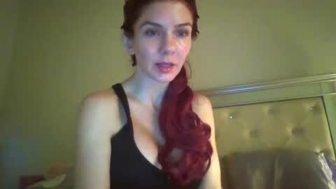 Snapshot of theredhotmommy chatting on April 2026 02:27:01 AM theredhotmommy online show from April 2026 02:27:01 AM