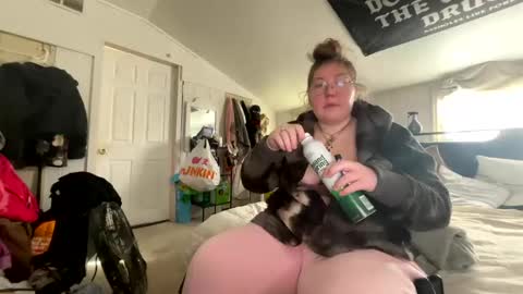 Snapshot of thesashadomme chatting on January 2025 06:52:01 PM The Sasha Domme online show from January 2025 06:52:01 PM