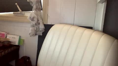 Snapshot of thesashadomme chatting on October 2025 09:45:01 PM The Sasha Domme online show from October 2025 09:45:01 PM