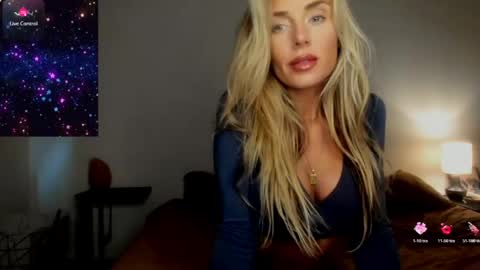 Snapshot of theselina_kyle chatting on June 2026 06:42:01 PM Selina Kyle online show from June 2026 06:42:01 PM