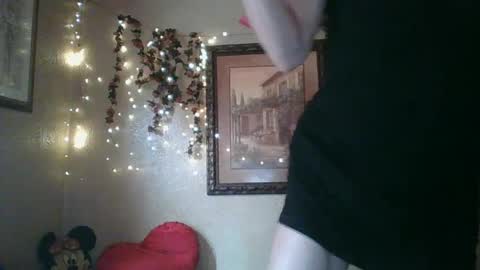 Snapshot of thesillymillie chatting on October 2025 08:39:01 PM sillymillie0 online show from October 2025 08:39:01 PM