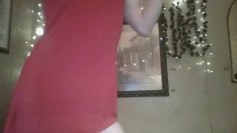 Snapshot of thesillymillie chatting on February 2026 03:50:02 PM sillymillie0 online show from February 2026 03:50:02 PM