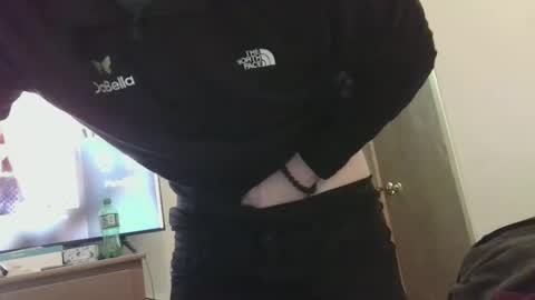 Snapshot of theskeetr27 chatting on February 2025 07:34:01 AM theskeetr27 online show from February 2025 07:34:01 AM