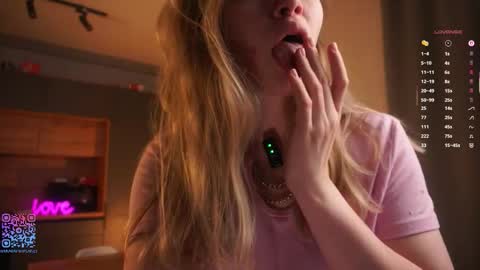 Snapshot of thetimeshavecome chatting on October 2025 02:43:02 PM Mia online show from October 2025 02:43:02 PM