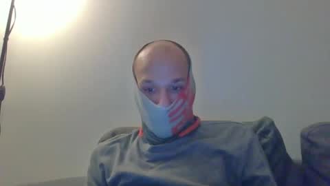 Scarf guy online show from February 2025 07:03:01 PM