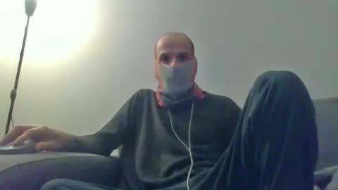 Scarf guy online show from November 2025 07:19:02 AM