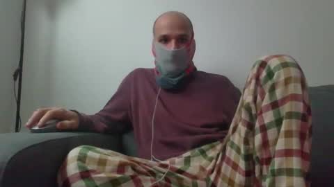 Scarf guy online show from February 2026 08:32:01 AM
