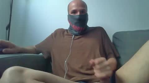 Scarf guy online show from May 2026 06:05:02 PM