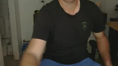 Snapshot of theuncutsussie chatting on February 2026 08:18:02 AM Theuncutaussie online show from February 2026 08:18:02 AM