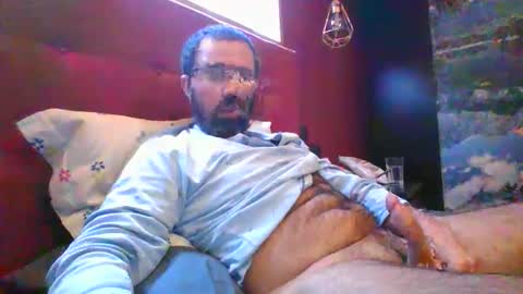 Carlos1990 online show from December 2025 10:19:01 PM