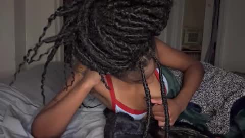 Snapshot of thevixensapphire chatting on February 2026 06:28:02 AM Sapphire the Vixen online show from February 2026 06:28:02 AM