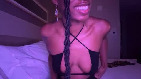 Snapshot of thevixensapphire chatting on February 2026 08:57:02 AM Sapphire the Vixen online show from February 2026 08:57:02 AM