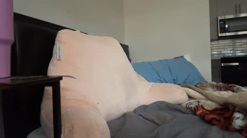 Snapshot of thevixensapphire chatting on February 2026 09:35:02 PM Sapphire the Vixen online show from February 2026 09:35:02 PM