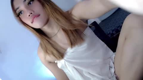 Snapshot of thewhoremistress05 chatting on March 2025 02:19:02 AM stella online show from March 2025 02:19:02 AM