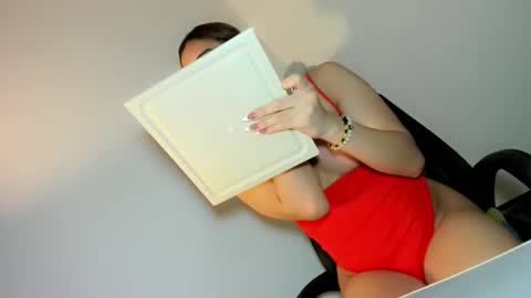 Snapshot of thewhoremistress05 chatting on October 2025 05:19:02 AM stella online show from October 2025 05:19:02 AM