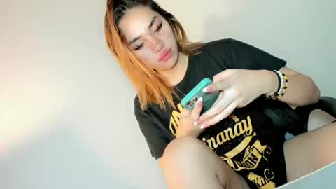 Snapshot of thewhoremistress05 chatting on October 2025 09:35:02 AM stella online show from October 2025 09:35:02 AM