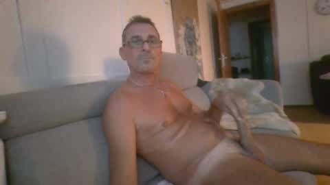 Snapshot of thhe13 chatting on December 2024 03:23:01 PM thhe13 online show from December 2024 03:23:01 PM