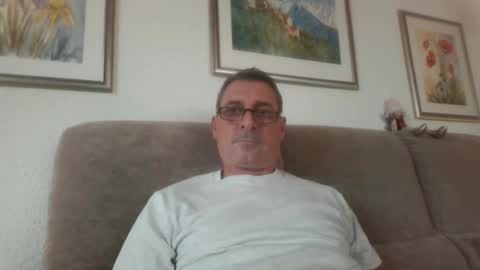 Snapshot of thhe13 chatting on January 2025 01:27:01 PM thhe13 online show from January 2025 01:27:01 PM