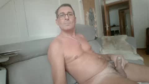 Snapshot of thhe13 chatting on January 2025 11:54:01 AM thhe13 online show from January 2025 11:54:01 AM