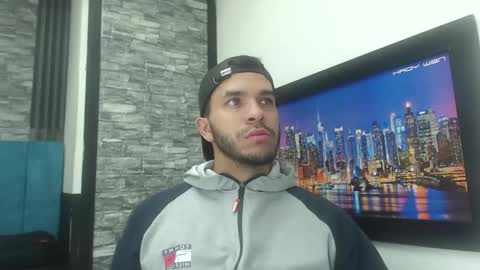 thiago_hairy online show from October 2025 03:18:01 AM