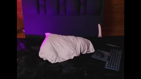 Snapshot of thiago_n_sam chatting on October 2025 06:50:01 PM thiago_n_sam online show from October 2025 06:50:01 PM