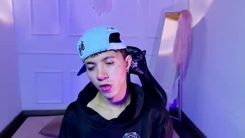 Snapshot of thiago_n_sam chatting on October 2025 10:54:02 PM thiago_n_sam online show from October 2025 10:54:02 PM