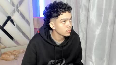 Snapshot of thiago_preston chatting on April 2026 09:43:01 PM Thiago online show from April 2026 09:43:01 PM